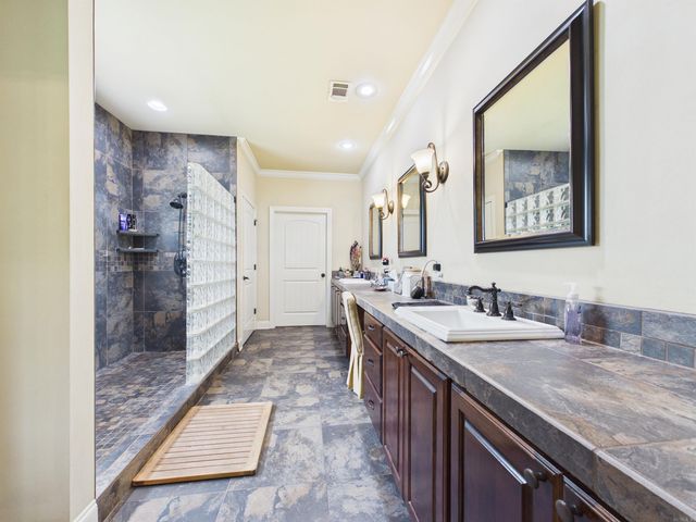17 Valley View Rd, Batesville, AR 72501