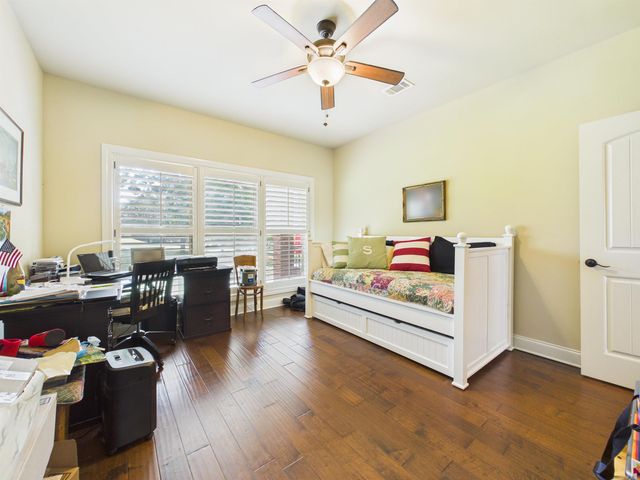 17 Valley View Rd, Batesville, AR 72501
