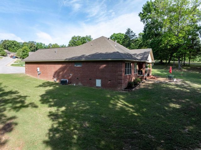 17 Valley View Rd, Batesville, AR 72501