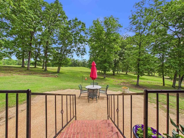 17 Valley View Rd, Batesville, AR 72501