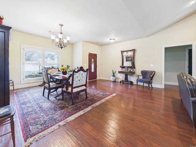 17 Valley View Rd, Batesville, AR 72501