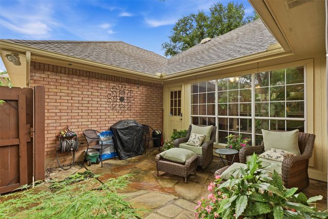 6913 Allen Place Drive, Fort Worth, TX 76116