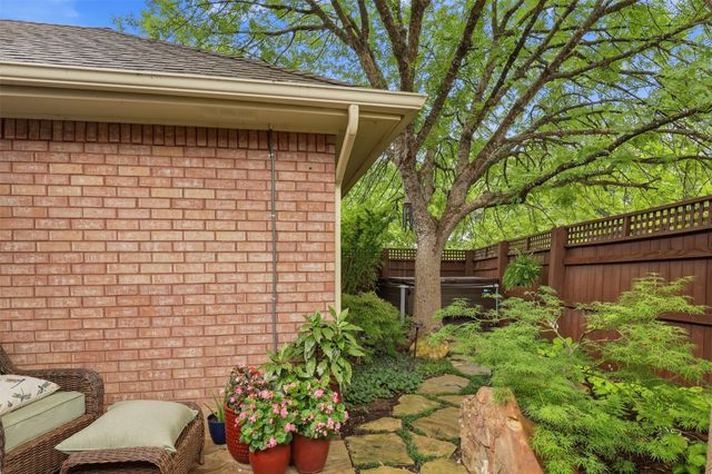 6913 Allen Place Drive, Fort Worth, TX 76116