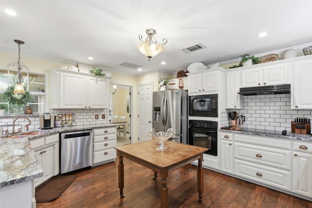 6913 Allen Place Drive, Fort Worth, TX 76116