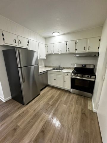 31 Vine St 5, Weymouth, MA 02188