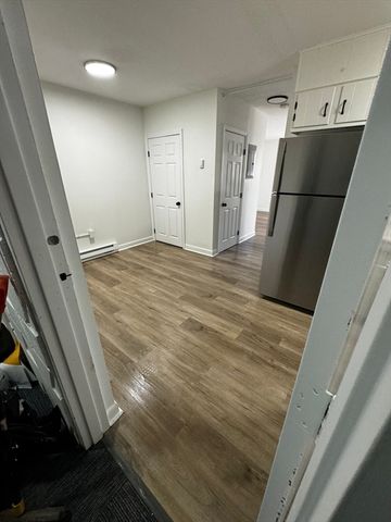 31 Vine St 5, Weymouth, MA 02188