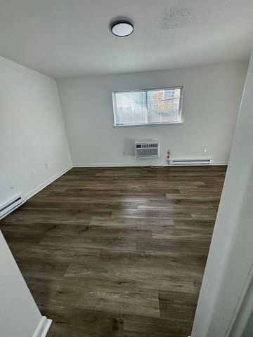 31 Vine St 5, Weymouth, MA 02188