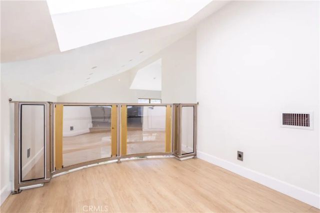 13331 Moorpark Street 319, Sherman Oaks, CA 91423