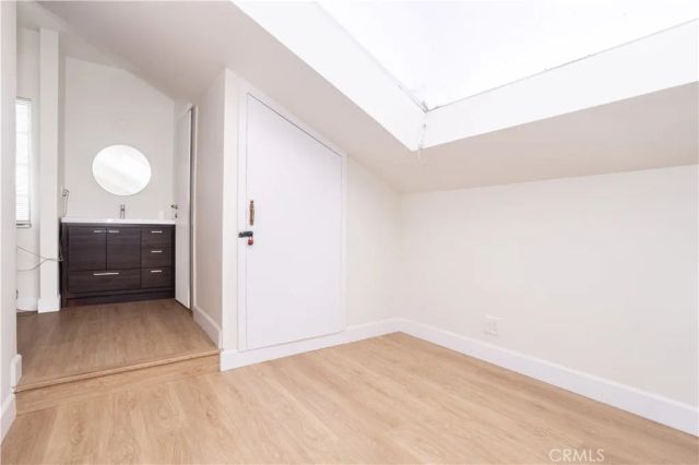 13331 Moorpark Street 319, Sherman Oaks, CA 91423