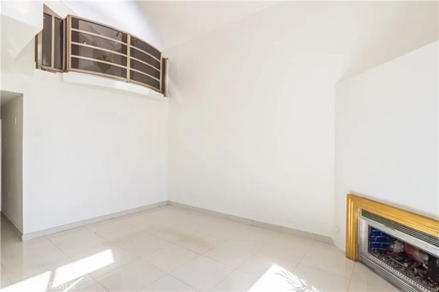 13331 Moorpark Street 319, Sherman Oaks, CA 91423