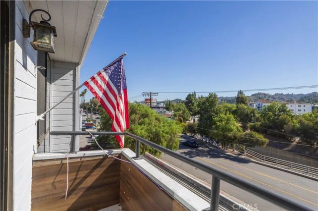 13331 Moorpark Street 319, Sherman Oaks, CA 91423