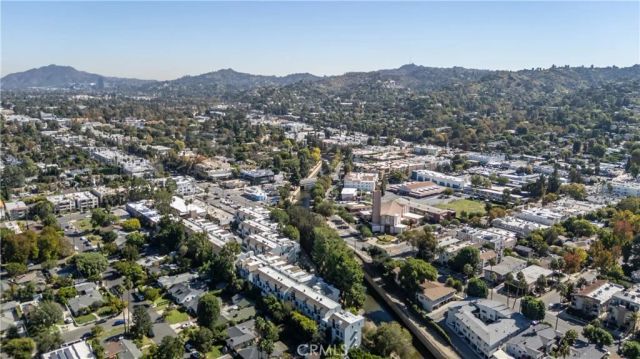 13331 Moorpark Street 319, Sherman Oaks, CA 91423