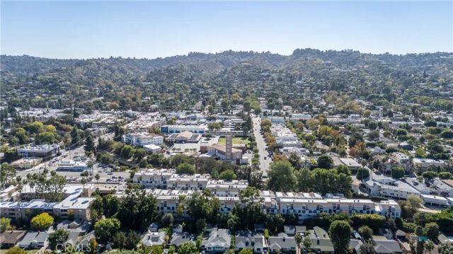 13331 Moorpark Street 319, Sherman Oaks, CA 91423