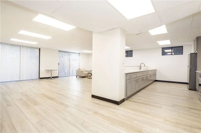 13331 Moorpark Street 319, Sherman Oaks, CA 91423