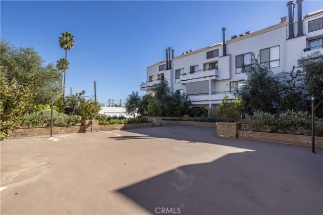 13331 Moorpark Street 319, Sherman Oaks, CA 91423