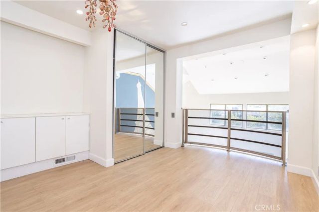 13331 Moorpark Street 319, Sherman Oaks, CA 91423