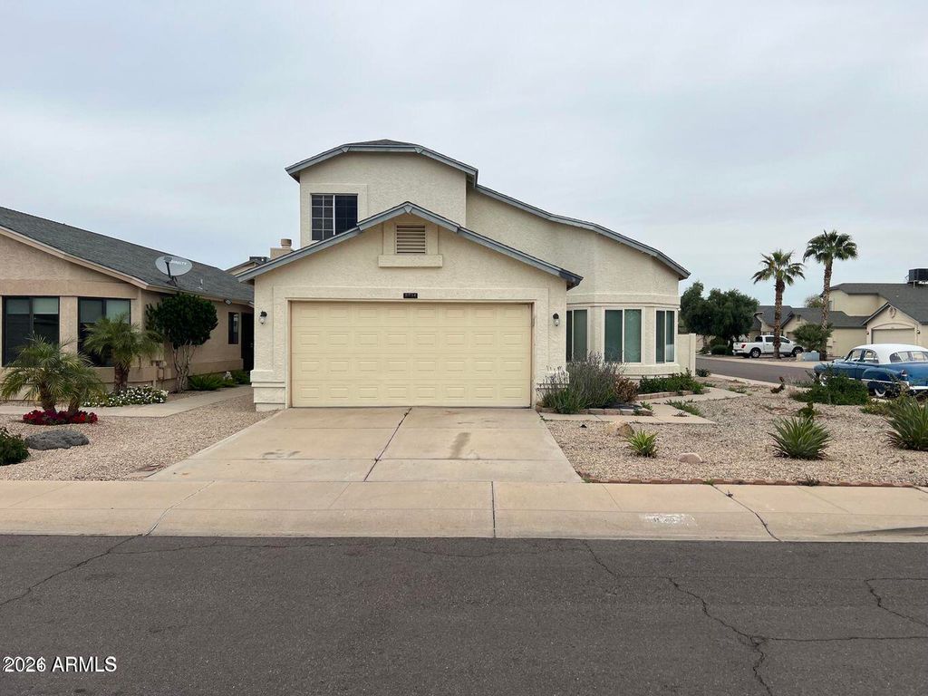 8834 W MICHELLE Drive, Peoria, AZ 85382