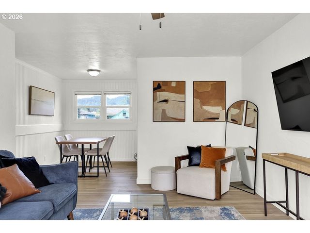 3227 PARTRIDGE Way, Springfield, OR 97477