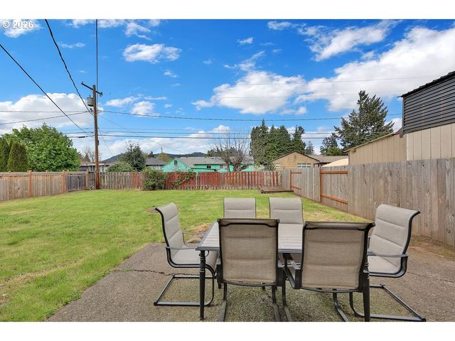 3227 PARTRIDGE Way, Springfield, OR 97477