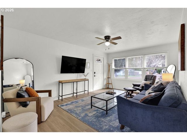 3227 PARTRIDGE Way, Springfield, OR 97477