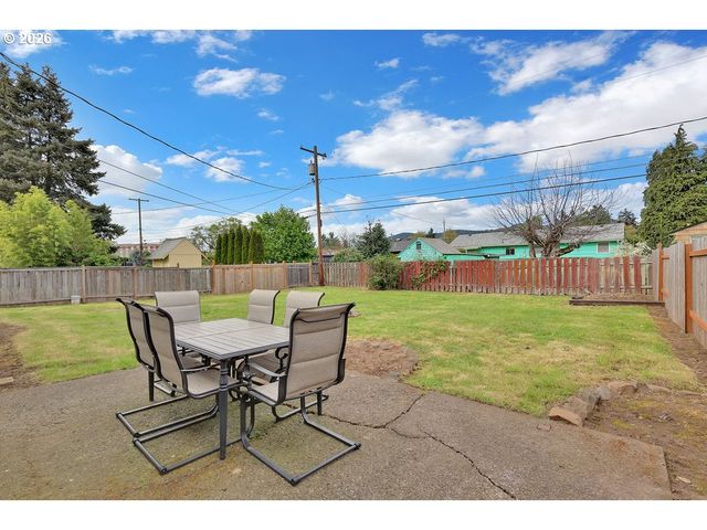 3227 PARTRIDGE Way, Springfield, OR 97477