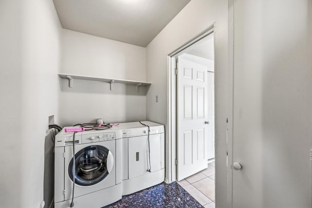 9427 N 1st Avenue, Phoenix, AZ 85021