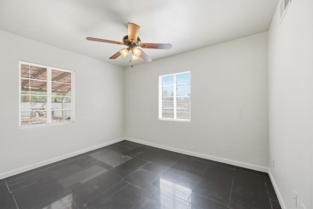 9427 N 1st Avenue, Phoenix, AZ 85021