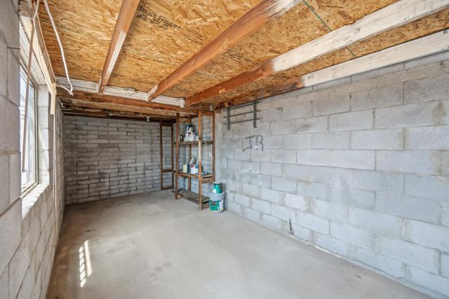 9427 N 1st Avenue, Phoenix, AZ 85021