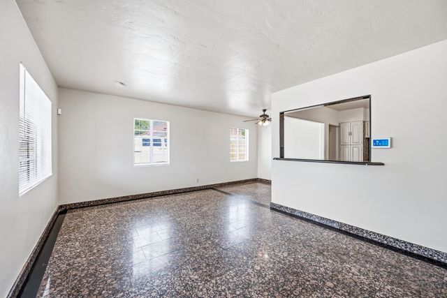 9427 N 1st Avenue, Phoenix, AZ 85021