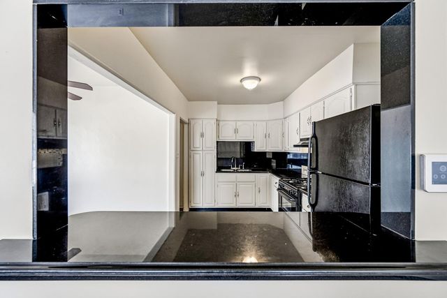 9427 N 1st Avenue, Phoenix, AZ 85021