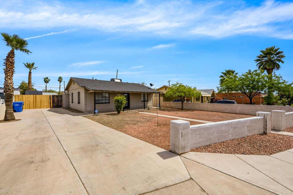 9427 N 1st Avenue, Phoenix, AZ 85021