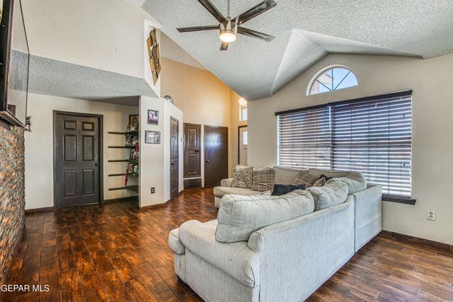 457 VON BARGEN Drive, Horizon City, TX 79928