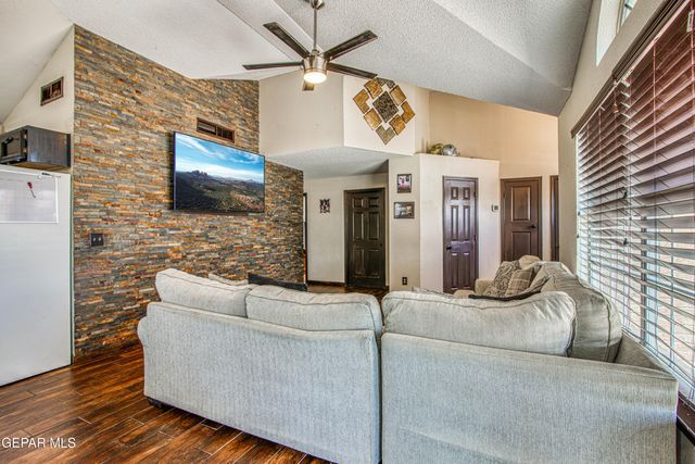 457 VON BARGEN Drive, Horizon City, TX 79928