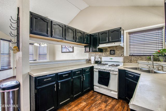 457 VON BARGEN Drive, Horizon City, TX 79928