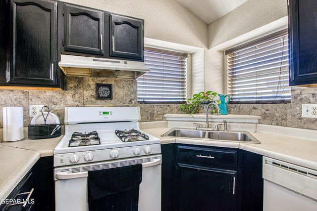 457 VON BARGEN Drive, Horizon City, TX 79928