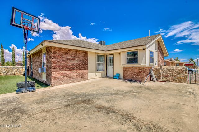 457 VON BARGEN Drive, Horizon City, TX 79928