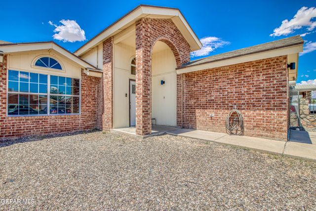 457 VON BARGEN Drive, Horizon City, TX 79928