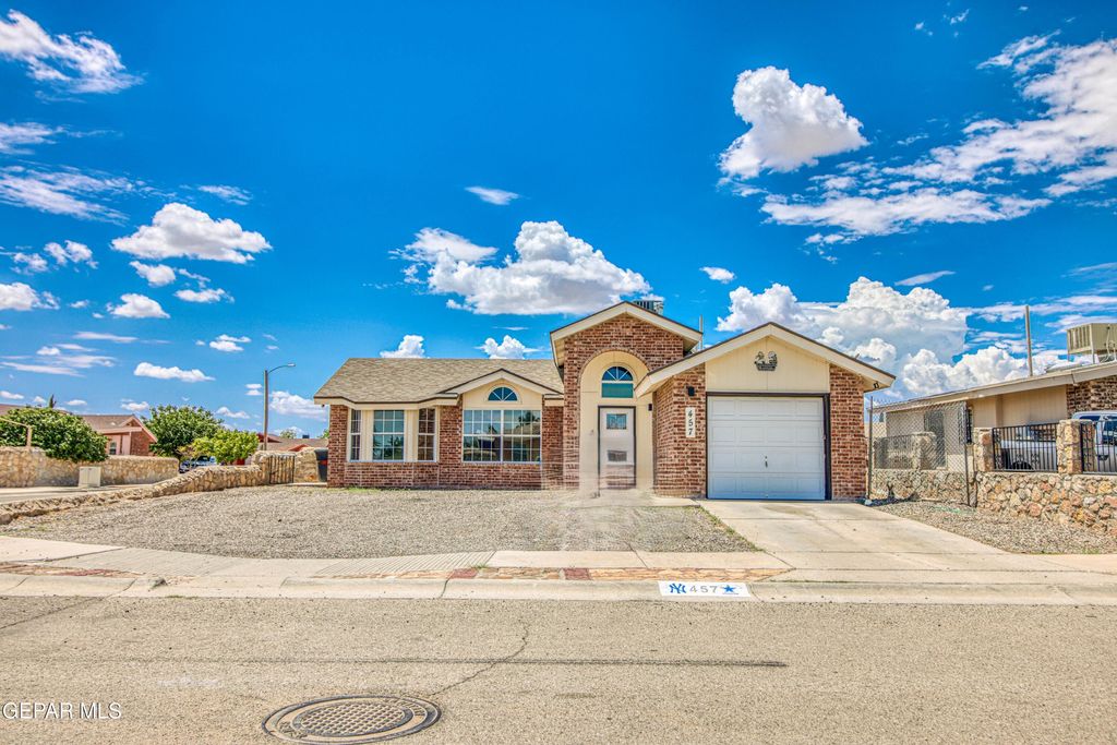 457 VON BARGEN Drive, Horizon City, TX 79928