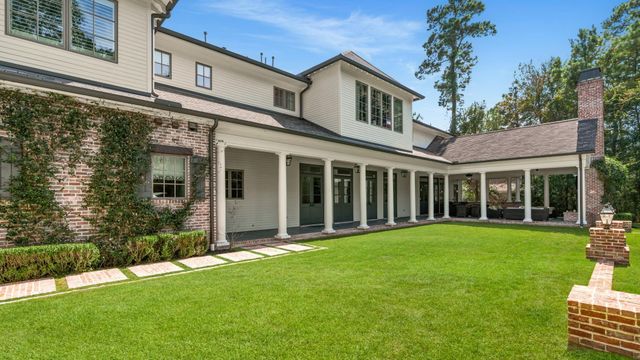 14 Peony Springs Court, The Woodlands, TX 77382