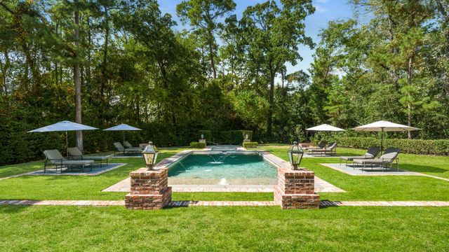 14 Peony Springs Court, The Woodlands, TX 77382