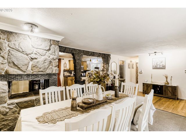 804 Se 176TH Pl, Portland, OR 97233