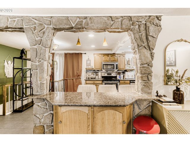 804 Se 176TH Pl, Portland, OR 97233