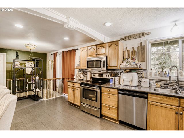 804 Se 176TH Pl, Portland, OR 97233