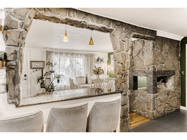 804 Se 176TH Pl, Portland, OR 97233