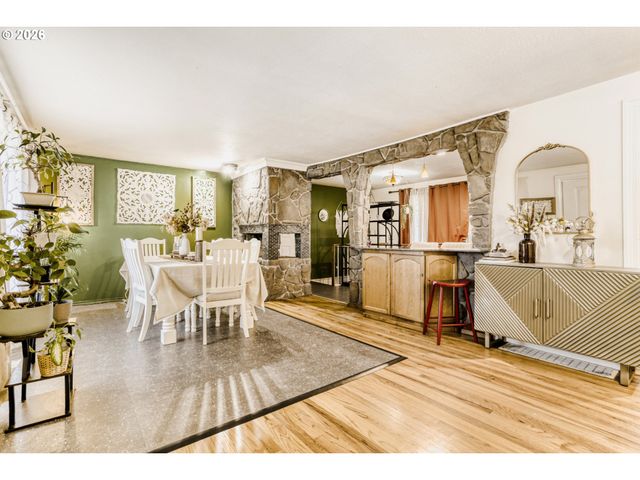 804 Se 176TH Pl, Portland, OR 97233