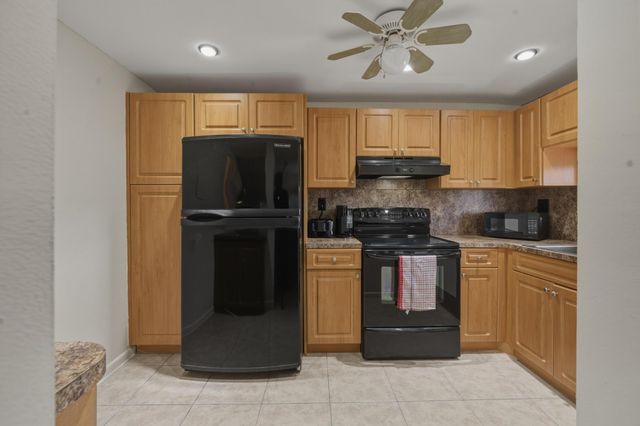 9720 S Hollybrook Lake Drive 205, Pembroke Pines, FL 33025