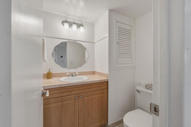 9720 S Hollybrook Lake Drive 205, Pembroke Pines, FL 33025