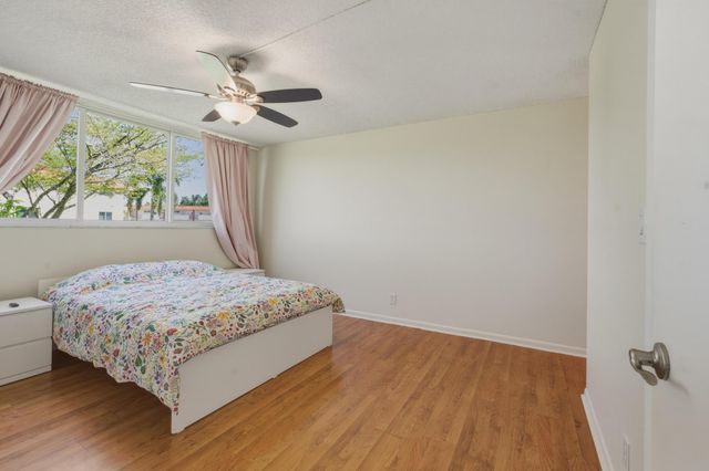 9720 S Hollybrook Lake Drive 205, Pembroke Pines, FL 33025