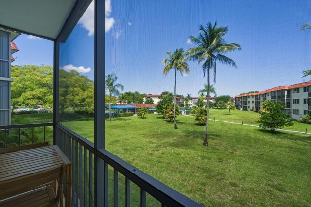 9720 S Hollybrook Lake Drive 205, Pembroke Pines, FL 33025