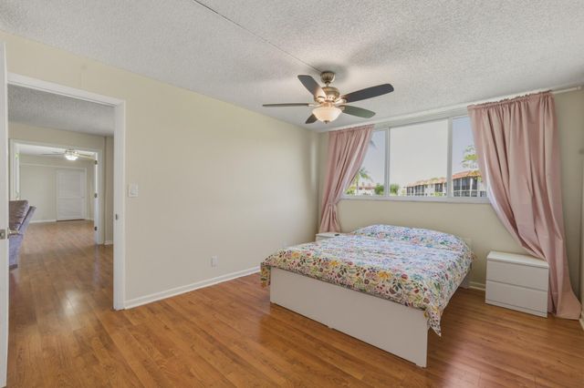 9720 S Hollybrook Lake Drive 205, Pembroke Pines, FL 33025